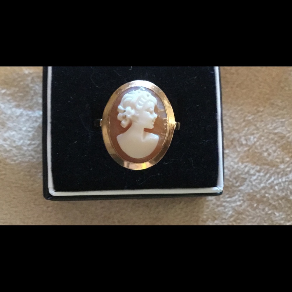 14k Cameo Ring